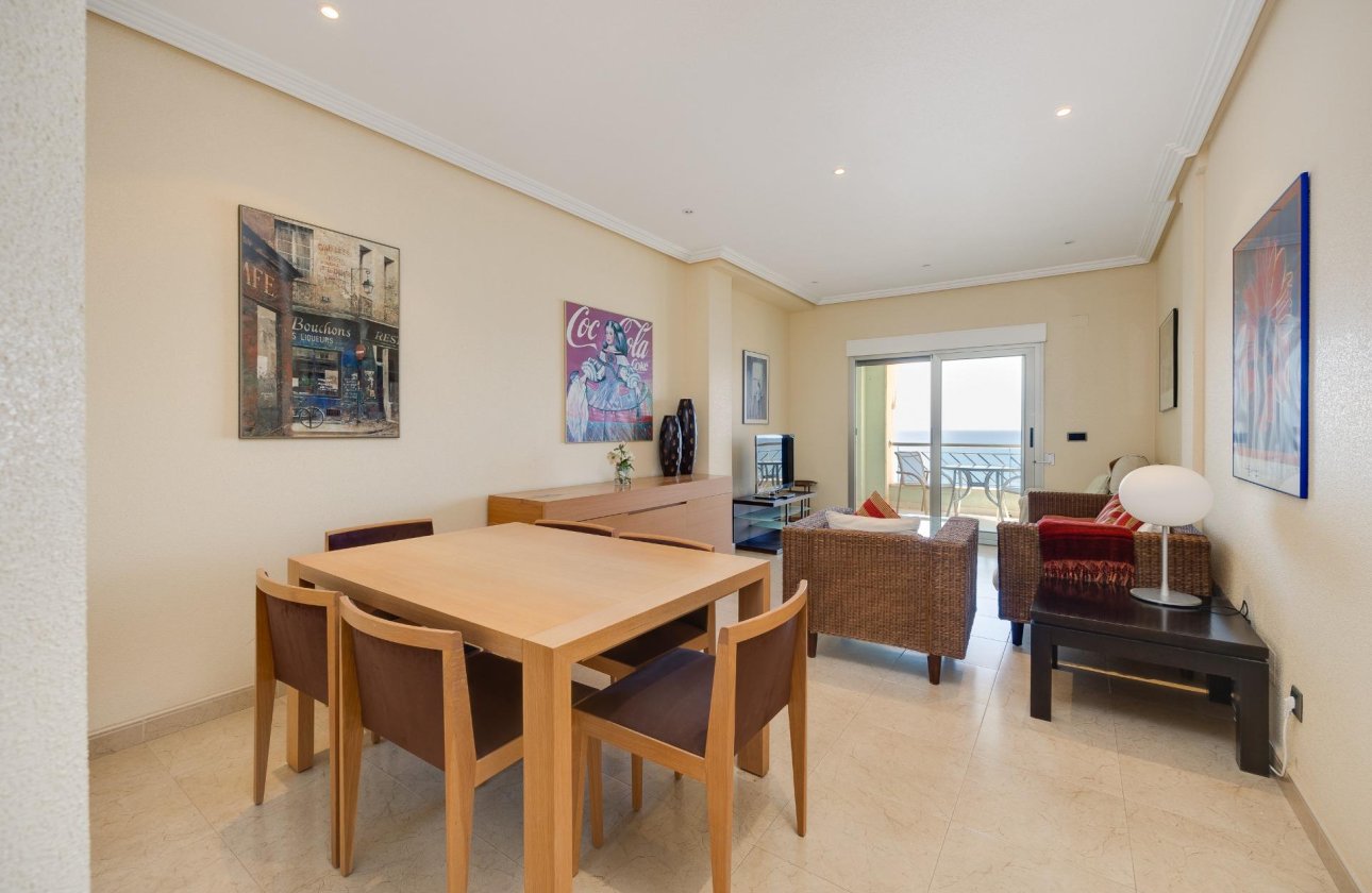 Revente - Appartement -
Torrevieja - Paseo Maritimo