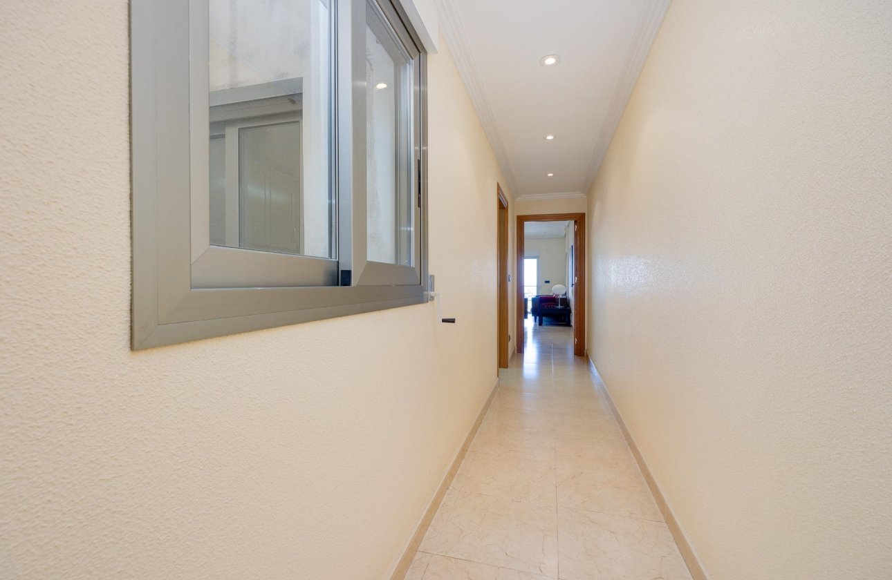 Revente - Appartement -
Torrevieja - Paseo Maritimo