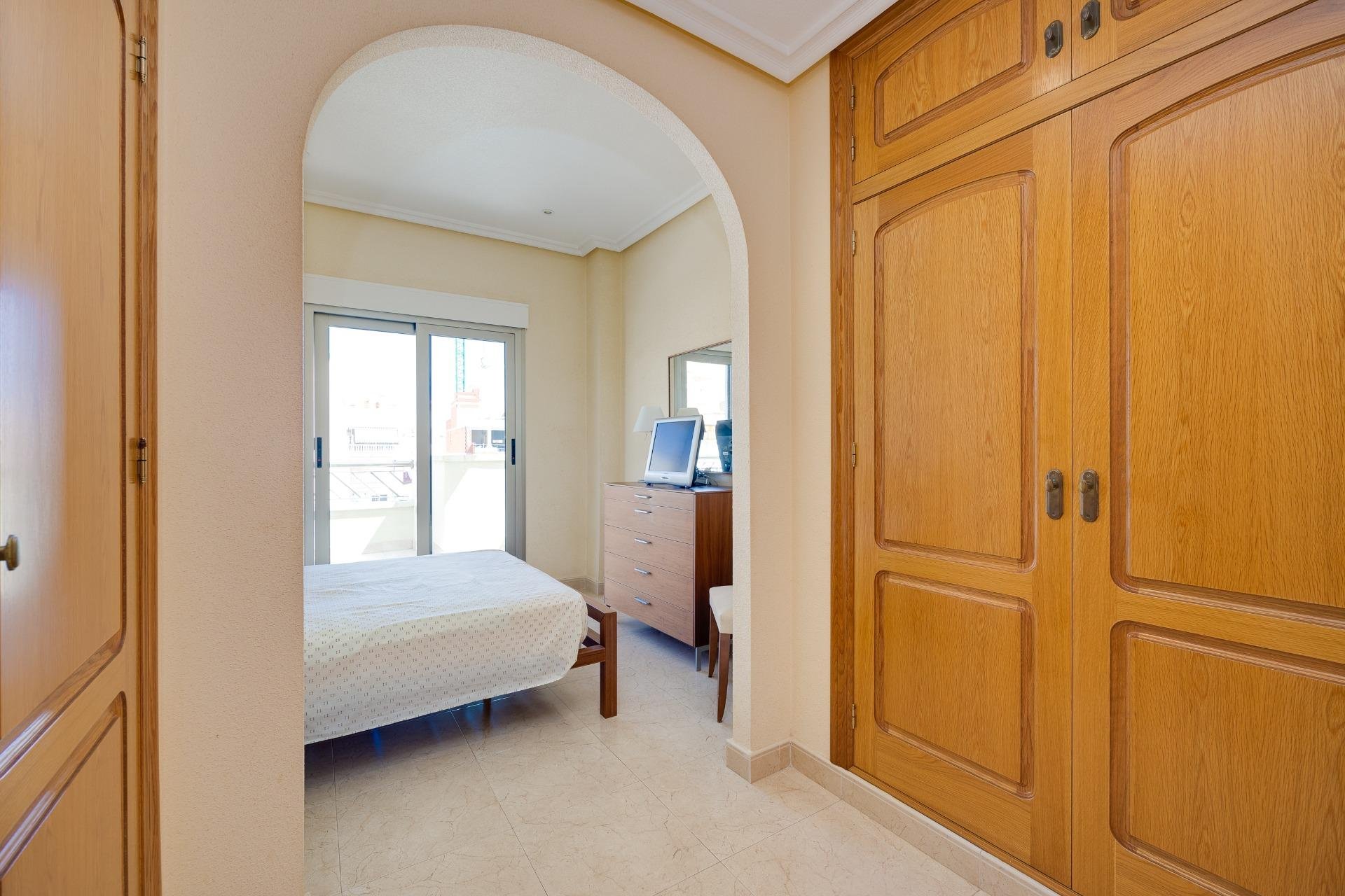 Revente - Appartement -
Torrevieja - Paseo Maritimo