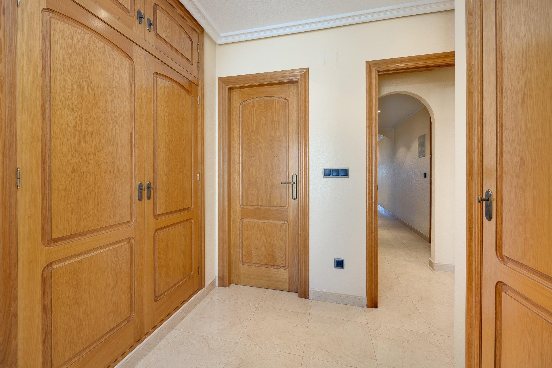 Revente - Appartement -
Torrevieja - Paseo Maritimo