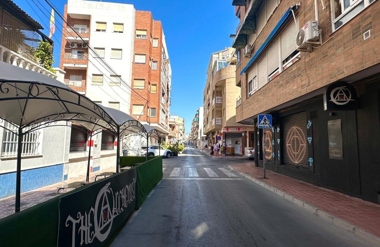 Revente - Appartement -
Torrevieja - Paseo Maritimo