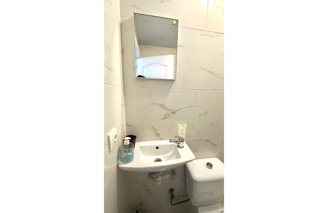 Revente - Appartement -
Torrevieja - Paseo Maritimo