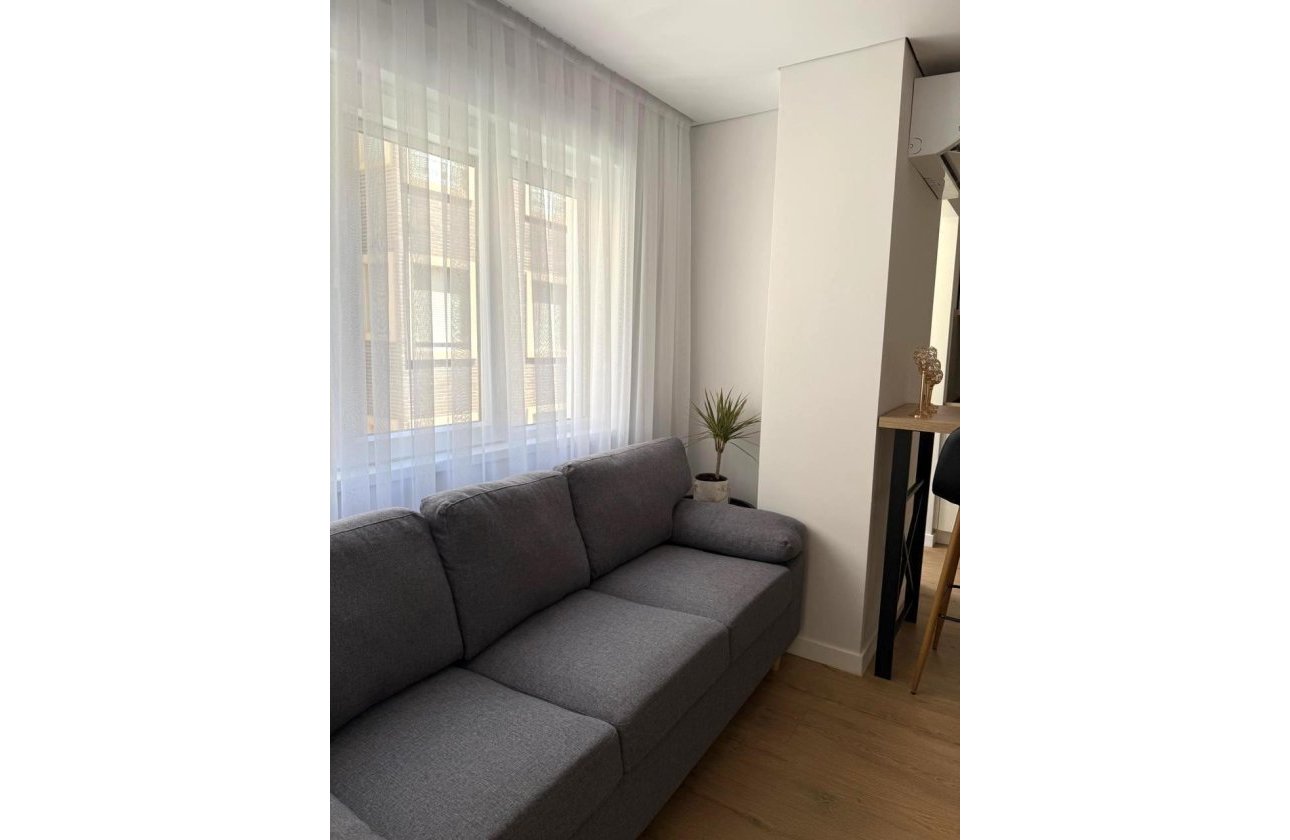 Revente - Appartement -
Torrevieja - Paseo Maritimo