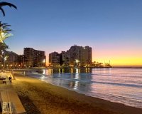 Revente - Appartement -
Torrevieja - Paseo Maritimo