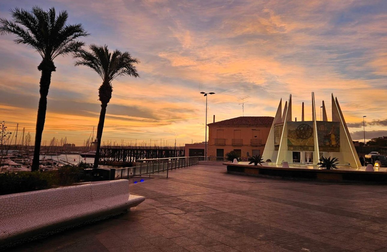Revente - Appartement -
Torrevieja - Paseo Maritimo