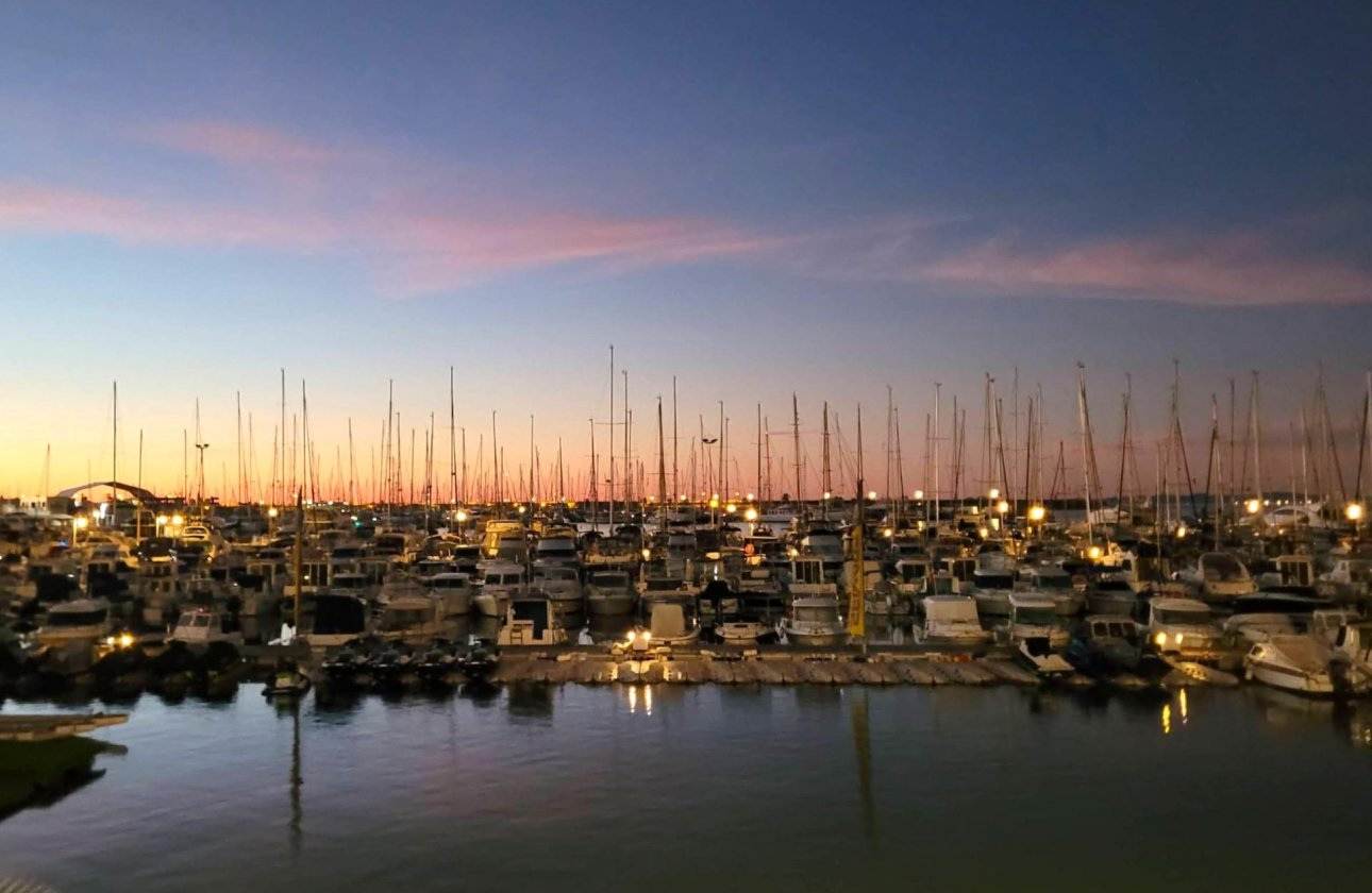 Revente - Appartement -
Torrevieja - Paseo Maritimo