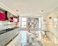 Revente - Appartement -
Torrevieja - Paseo Maritimo