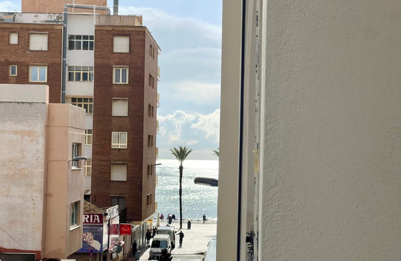 Revente - Appartement -
Torrevieja - Paseo Maritimo