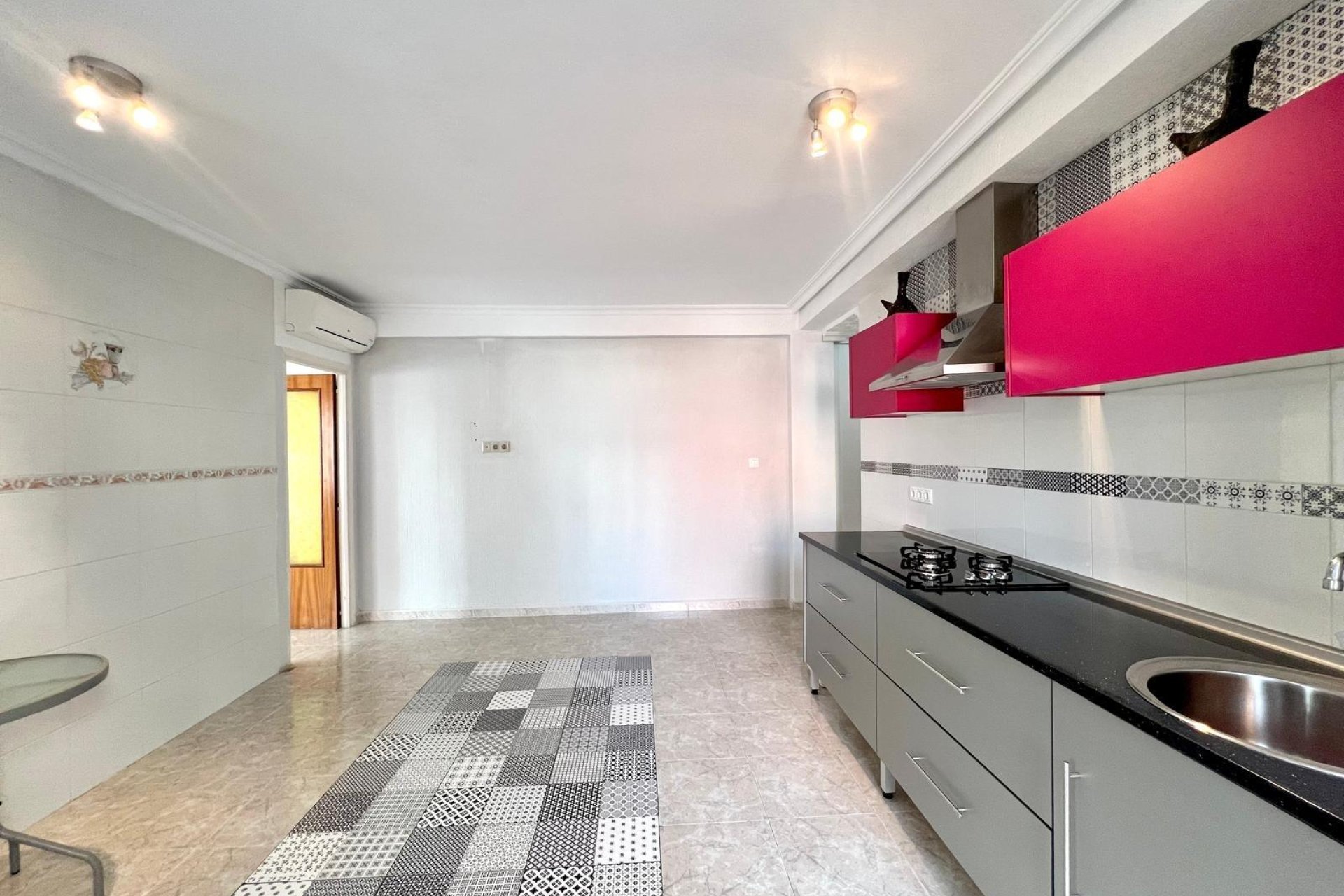 Revente - Appartement -
Torrevieja - Paseo Maritimo