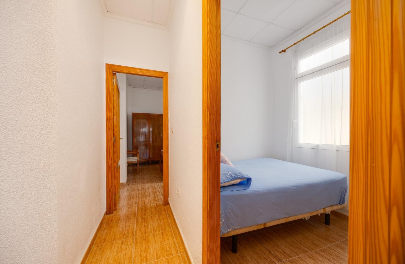 Revente - Appartement -
Torrevieja - Paseo Maritimo