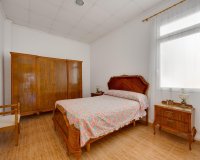 Revente - Appartement -
Torrevieja - Paseo Maritimo