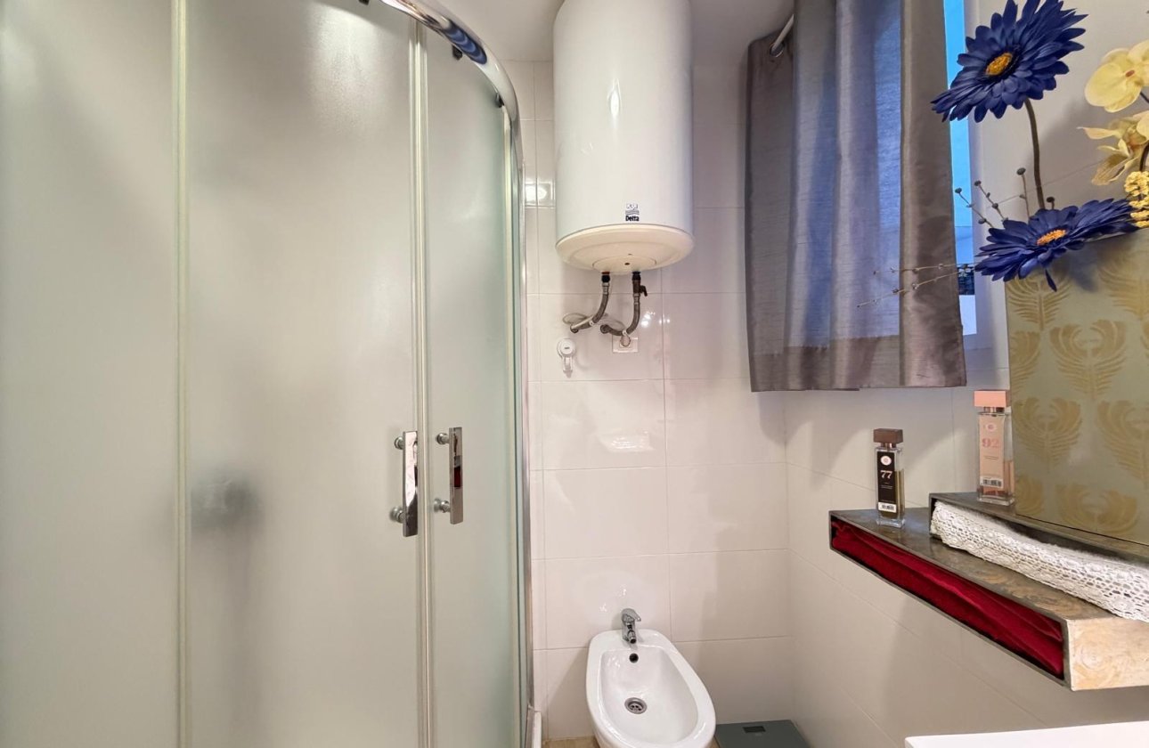 Revente - Appartement -
Torrevieja - Paseo Maritimo
