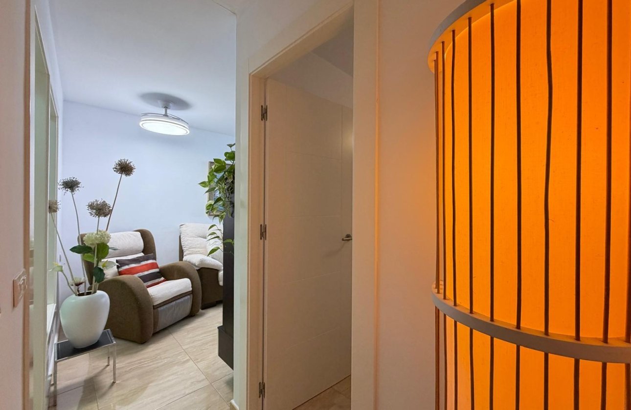 Revente - Appartement -
Torrevieja - Paseo Maritimo