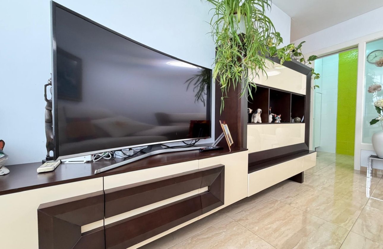 Revente - Appartement -
Torrevieja - Paseo Maritimo