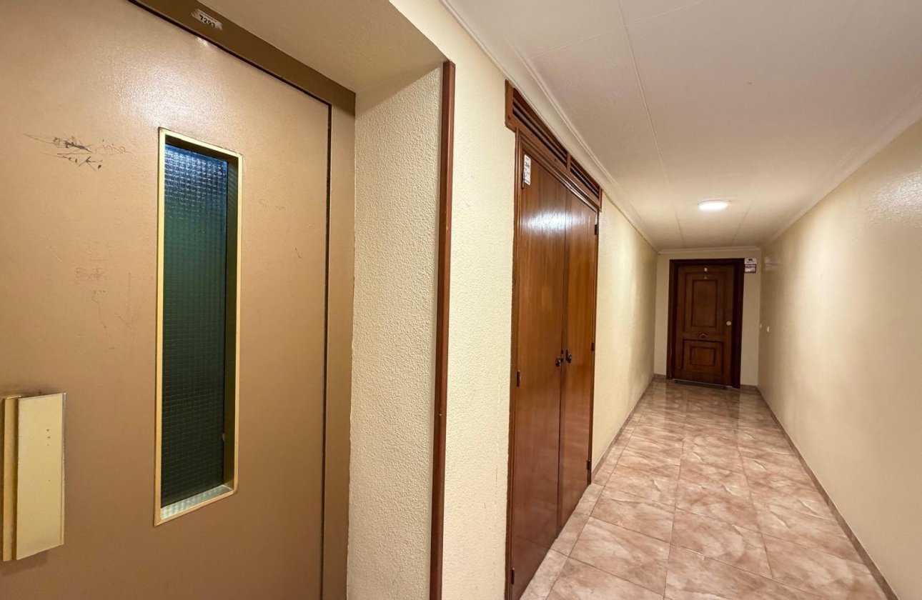 Revente - Appartement -
Torrevieja - Paseo Maritimo