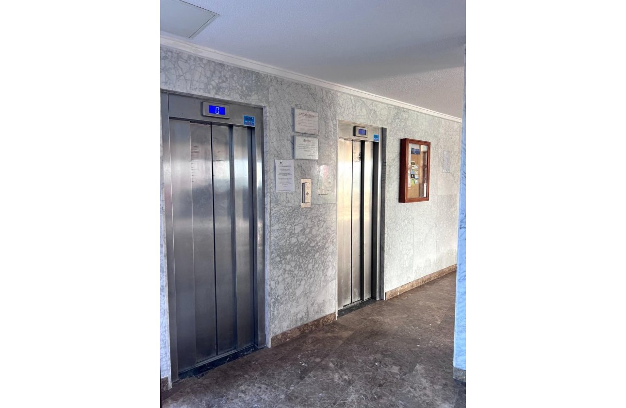 Revente - Appartement -
Torrevieja - Playa de los Locos