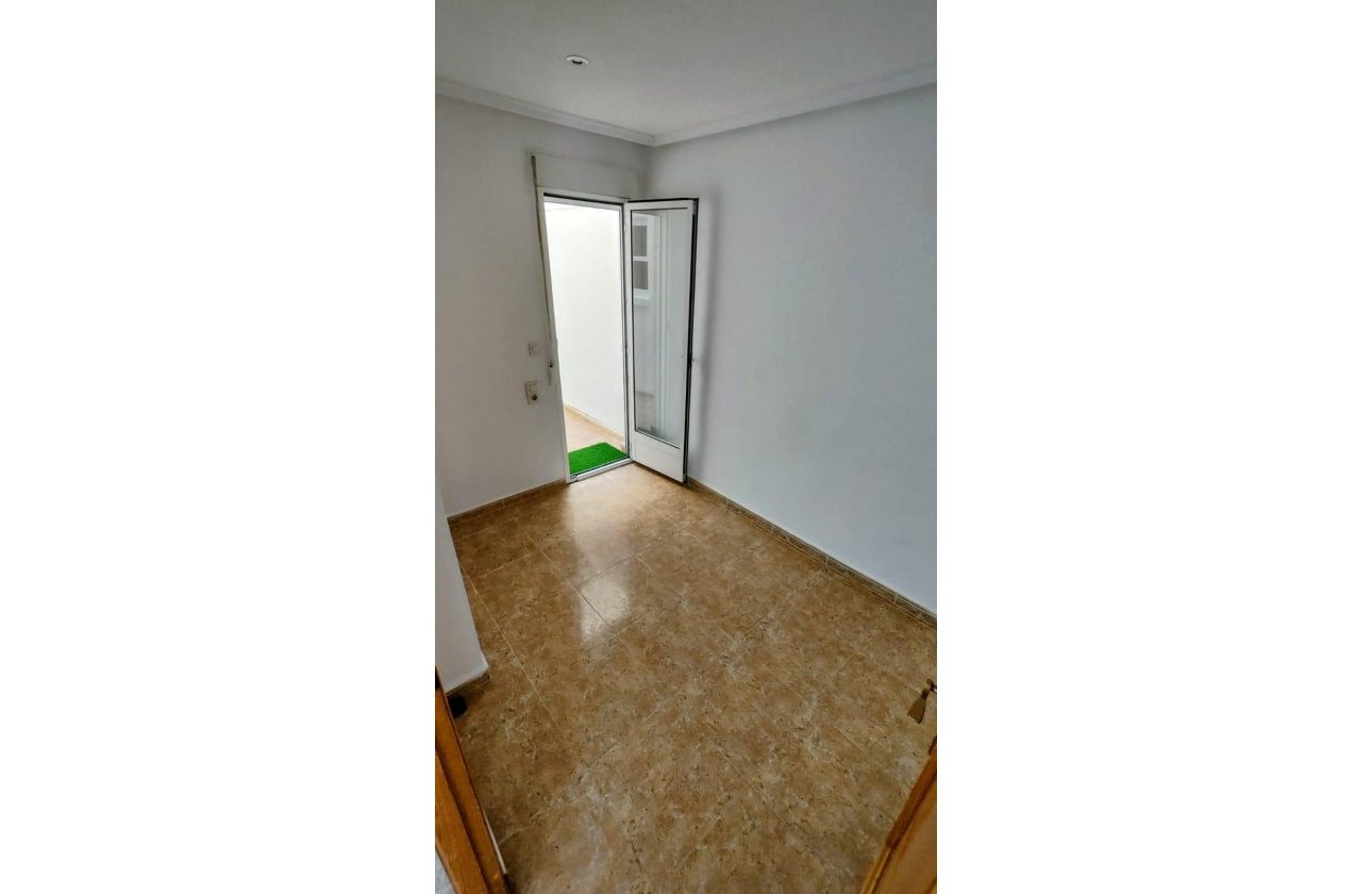 Revente - Appartement -
Torrevieja - Playa de los Locos