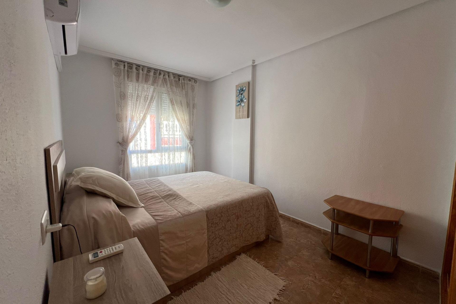 Revente - Appartement -
Torrevieja - Playa de los Locos