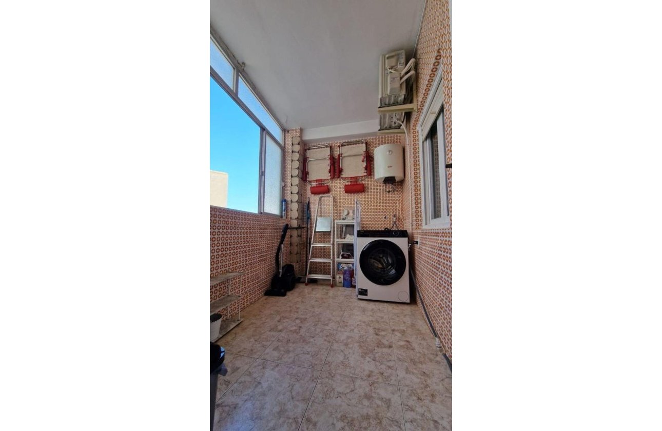 Revente - Appartement -
Torrevieja - Playa de los Locos