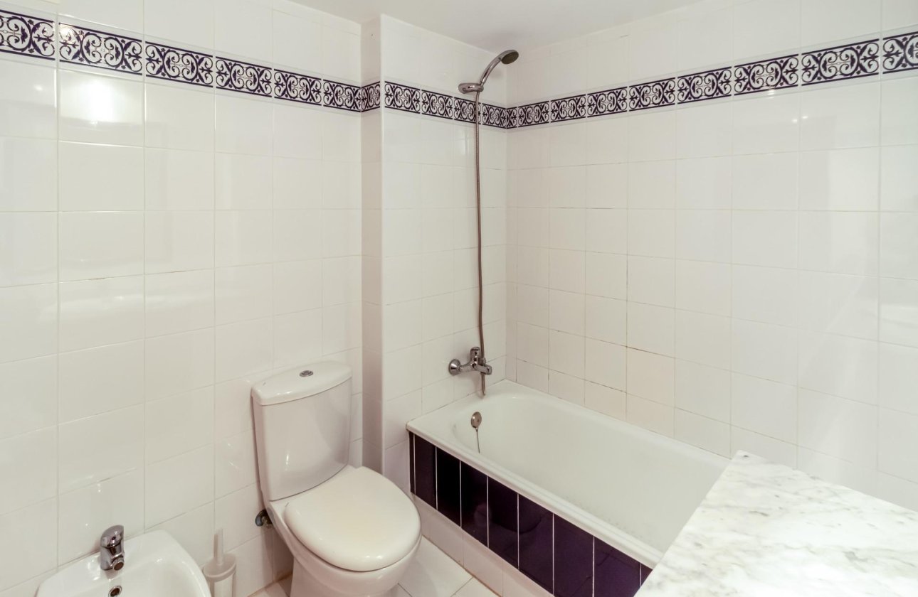 Revente - Appartement -
Torrevieja - Playa de los Locos