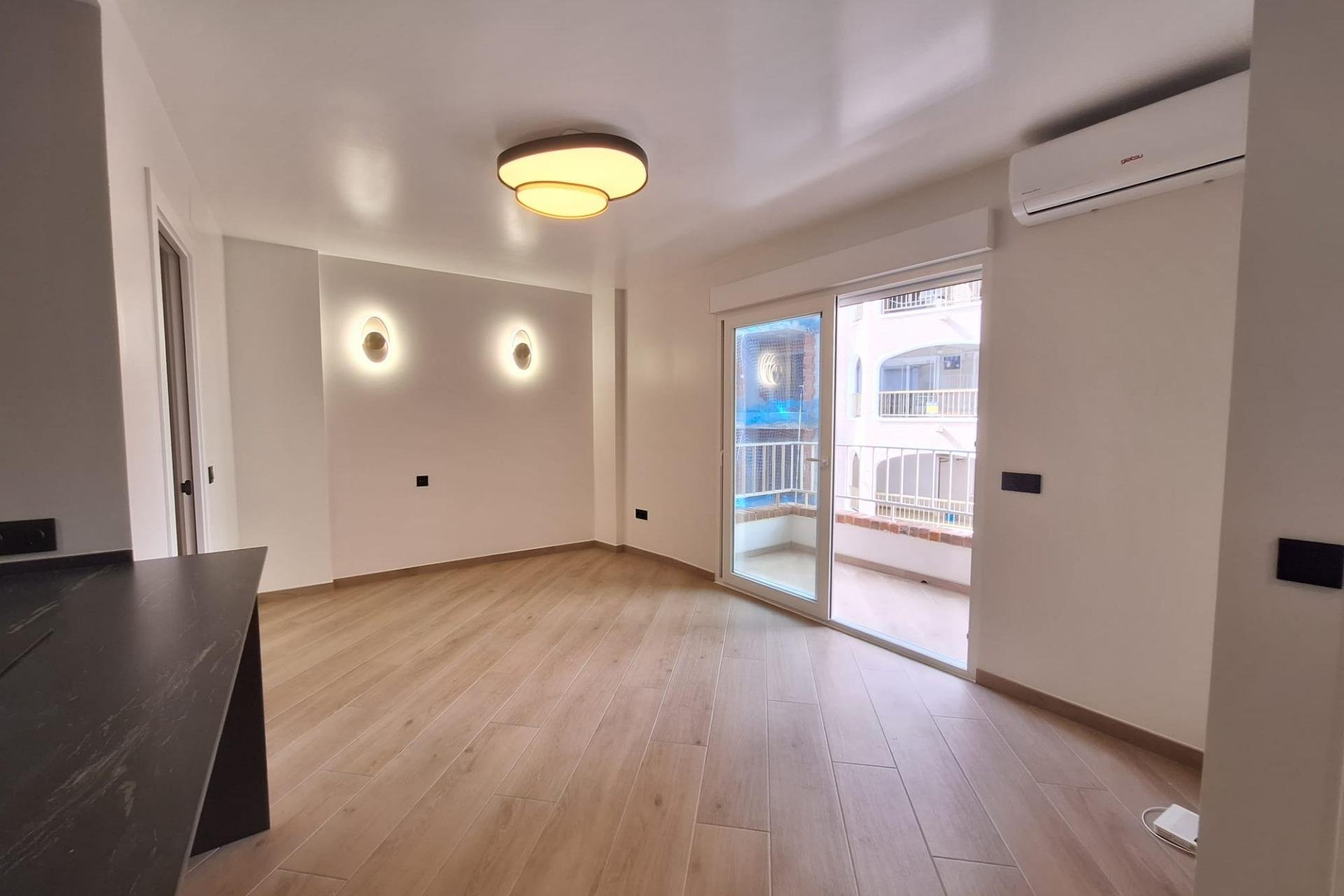 Revente - Appartement -
Torrevieja - Playa de los Locos