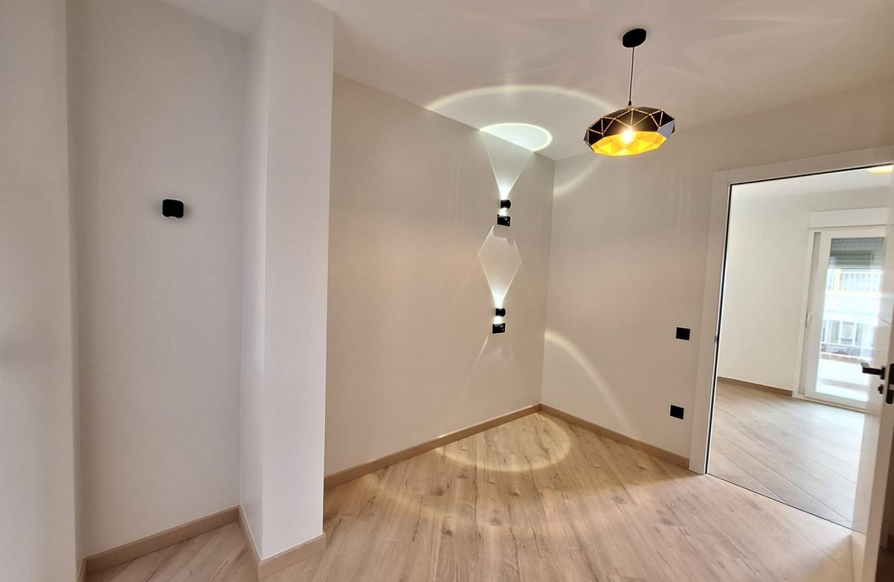 Revente - Appartement -
Torrevieja - Playa de los Locos