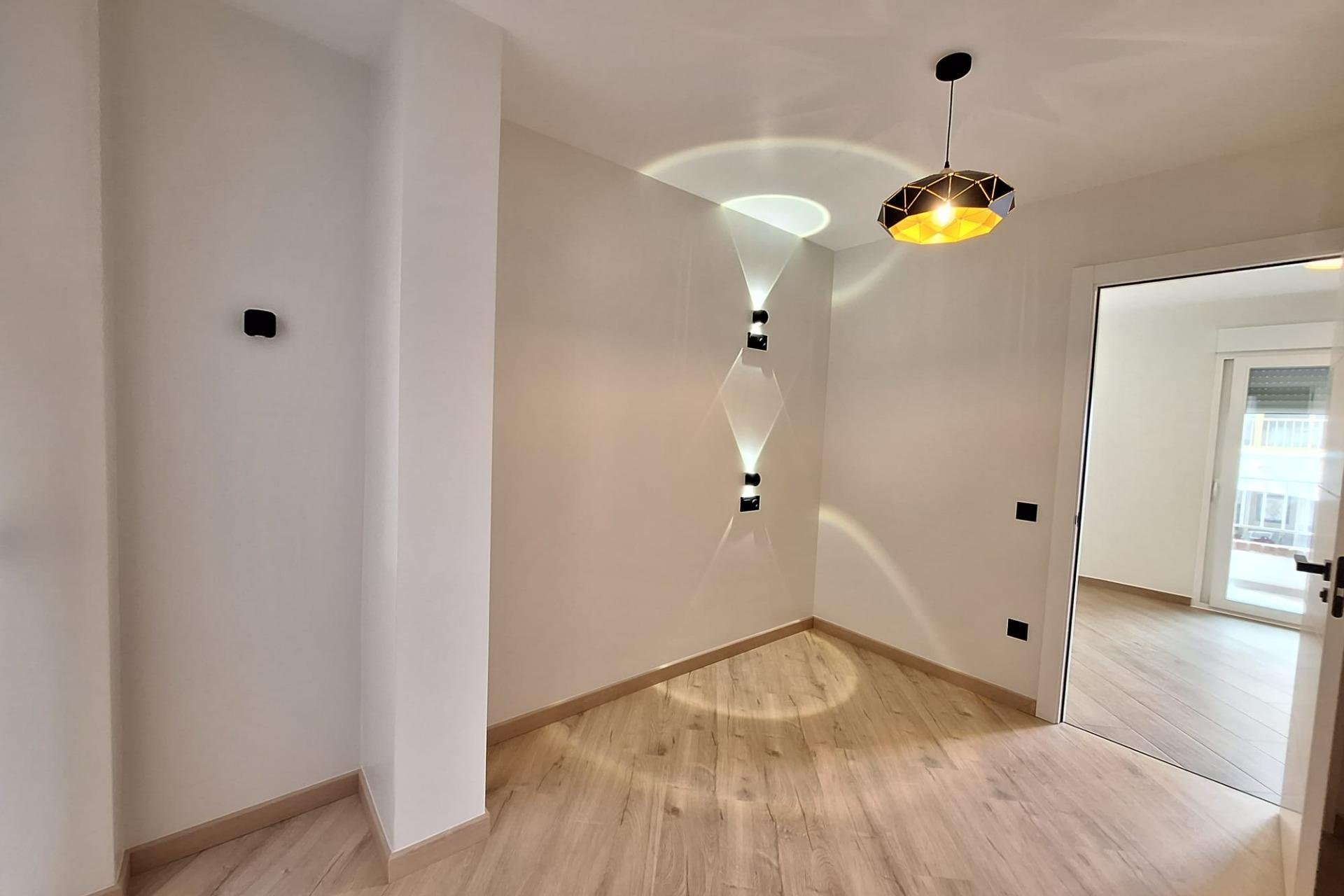 Revente - Appartement -
Torrevieja - Playa de los Locos