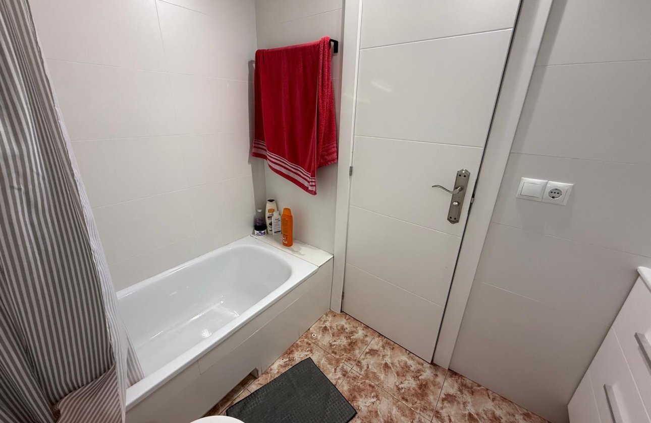 Revente - Appartement -
Torrevieja - Playa de los Locos