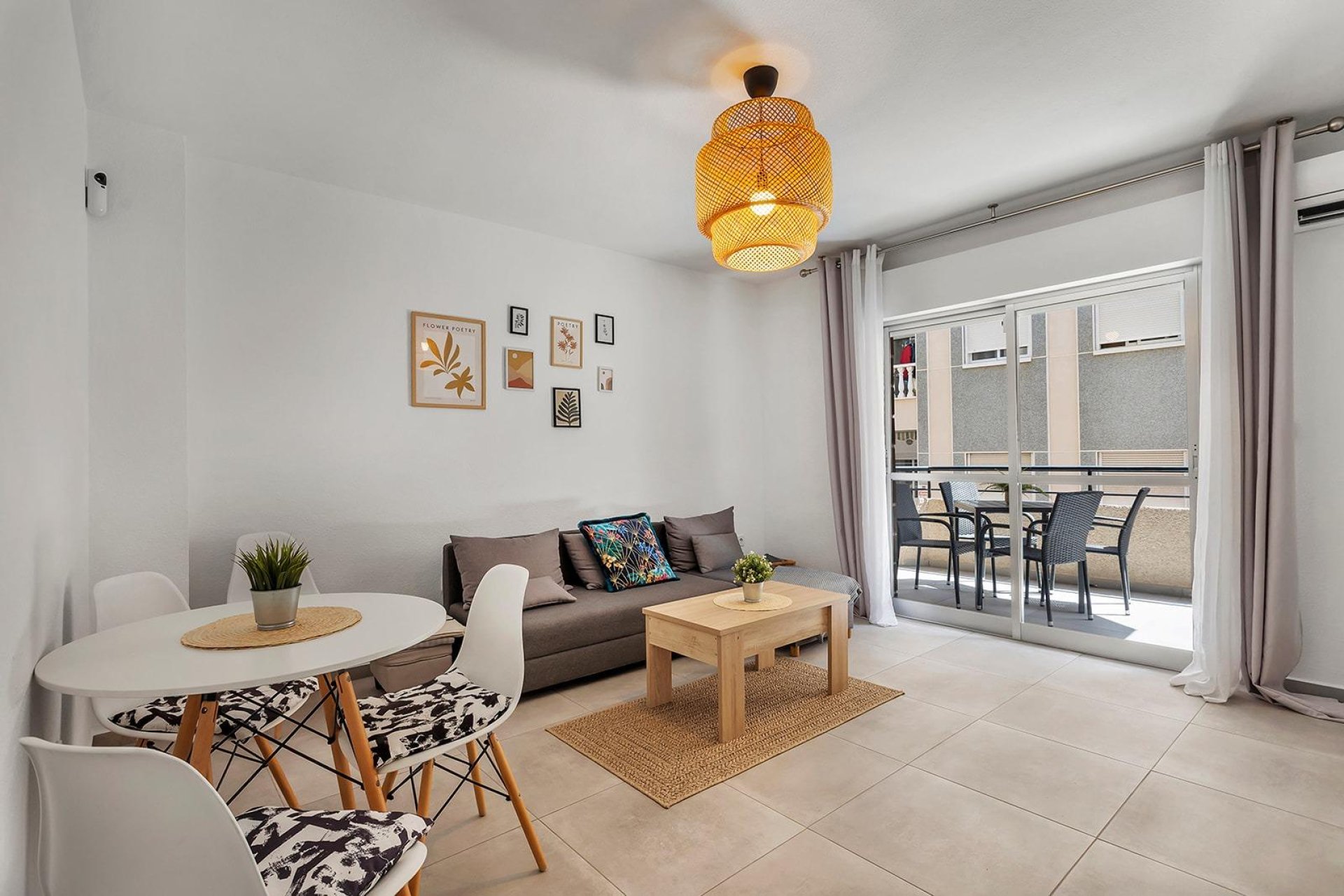 Revente - Appartement -
Torrevieja - Playa de los Locos
