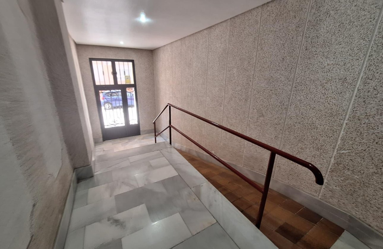 Revente - Appartement -
Torrevieja - Playa de los Locos