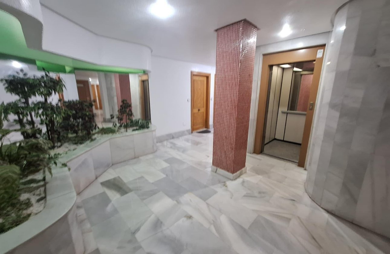 Revente - Appartement -
Torrevieja - Playa de los Locos