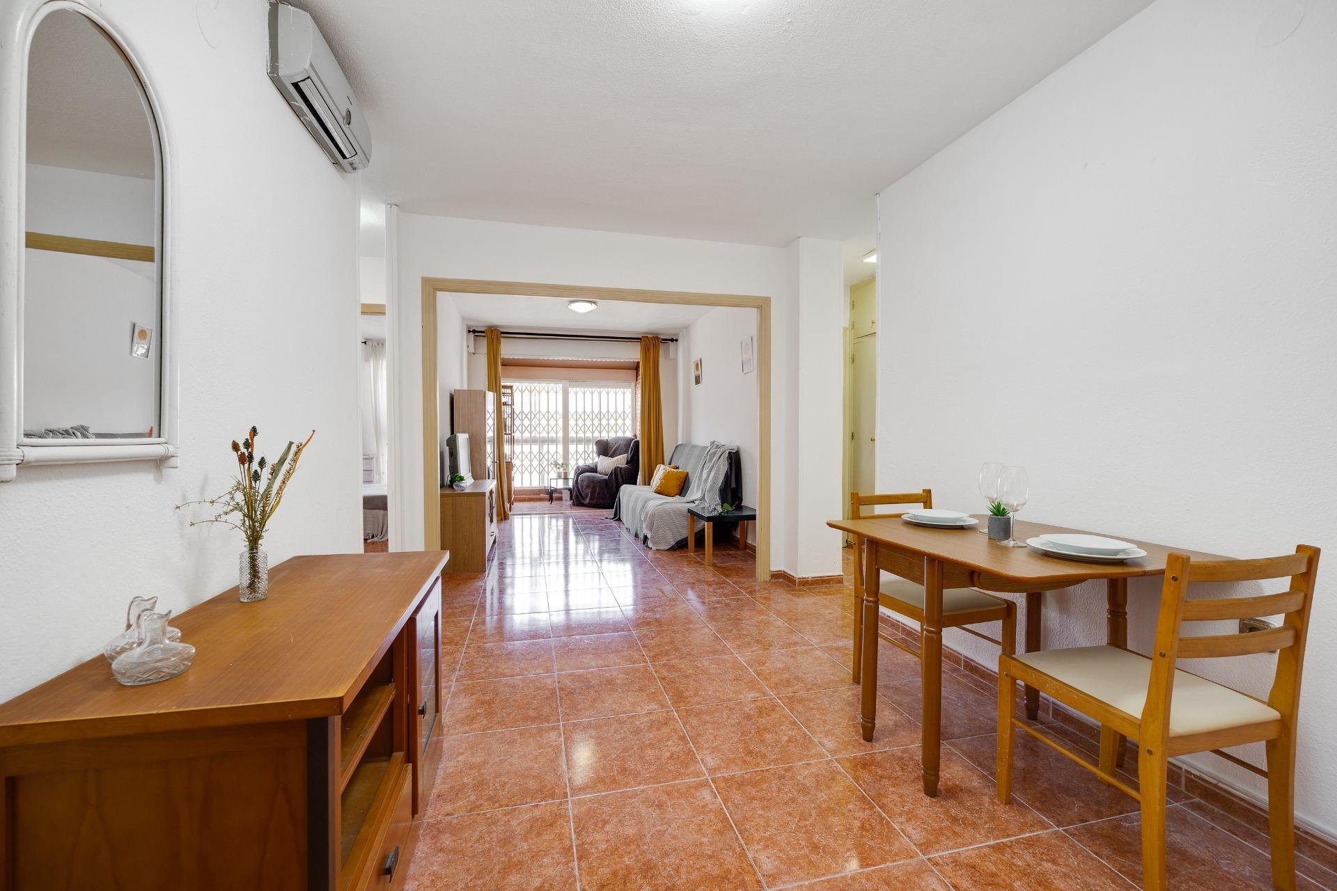 Revente - Appartement -
Torrevieja - Playa De Los Naufragos
