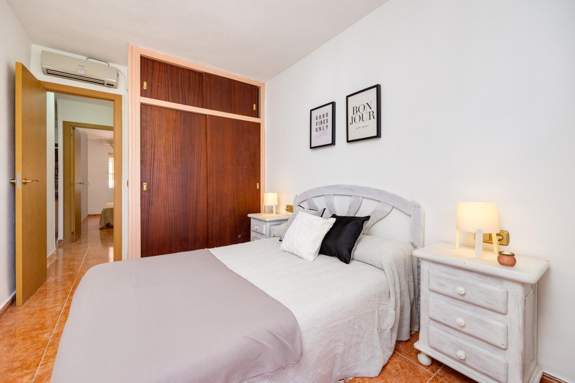 Revente - Appartement -
Torrevieja - Playa De Los Naufragos