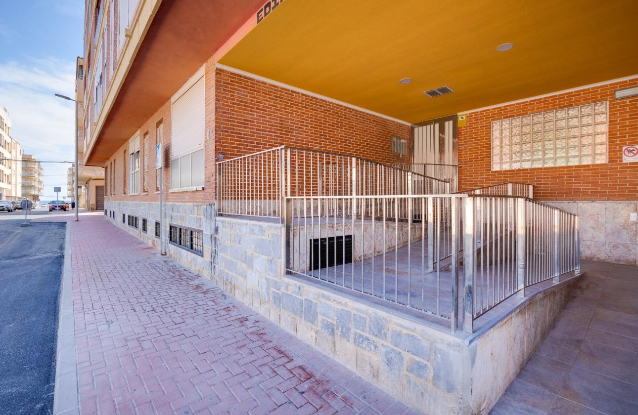 Revente - Appartement -
Torrevieja - Playa De Los Naufragos