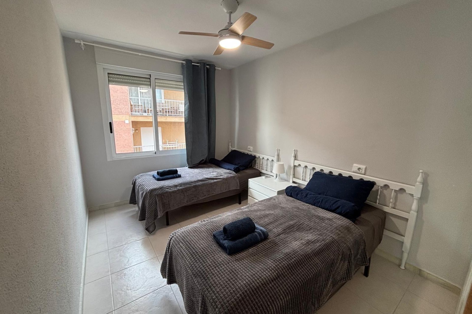 Revente - Appartement -
Torrevieja - Playa De Los Naufragos