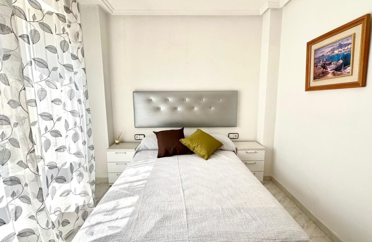 Revente - Appartement -
Torrevieja - Playa del Cura