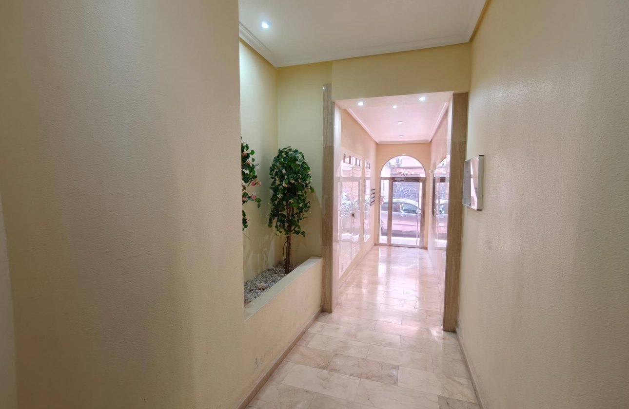 Revente - Appartement -
Torrevieja - Playa del Cura