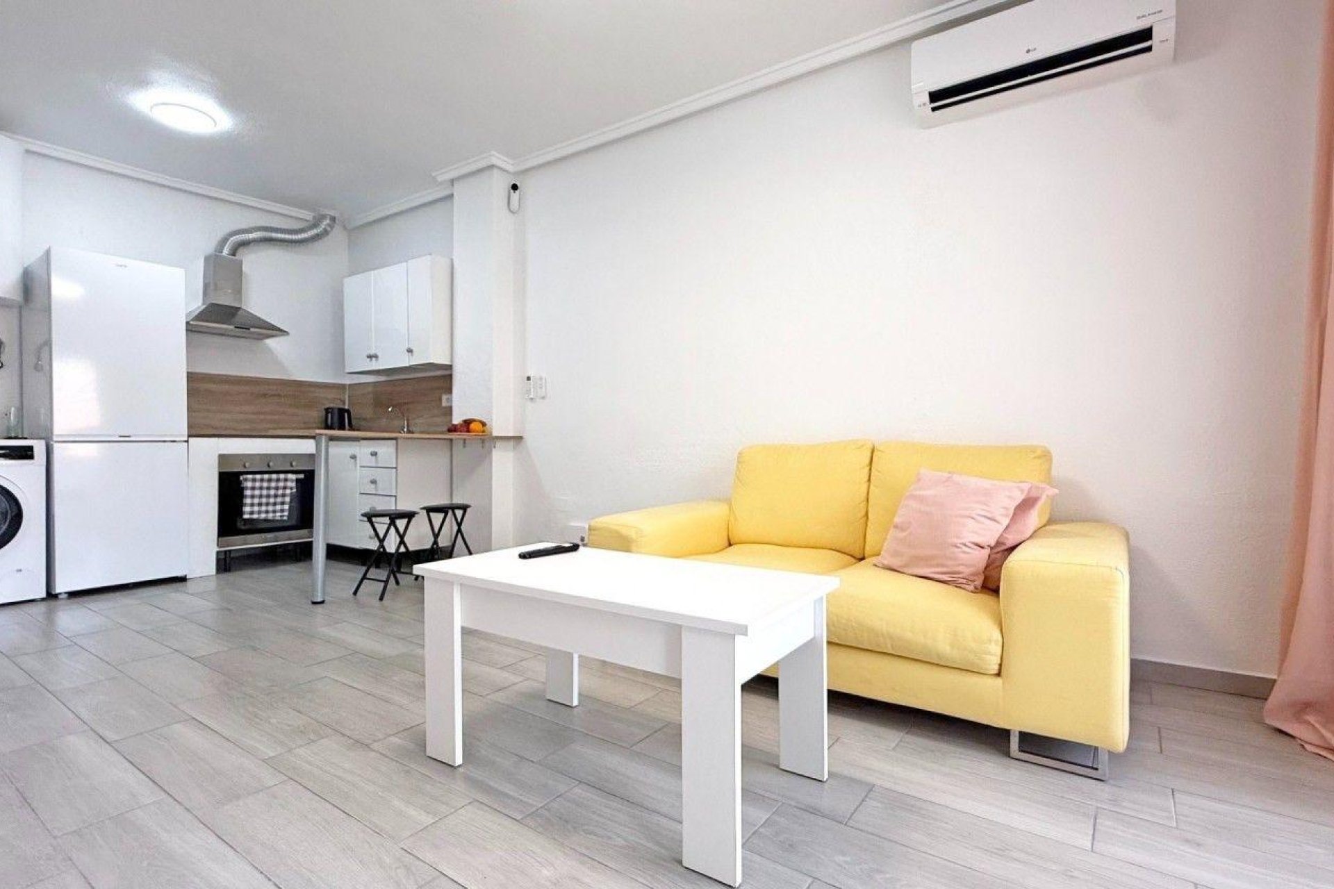 Revente - Appartement -
Torrevieja - Playa del Cura