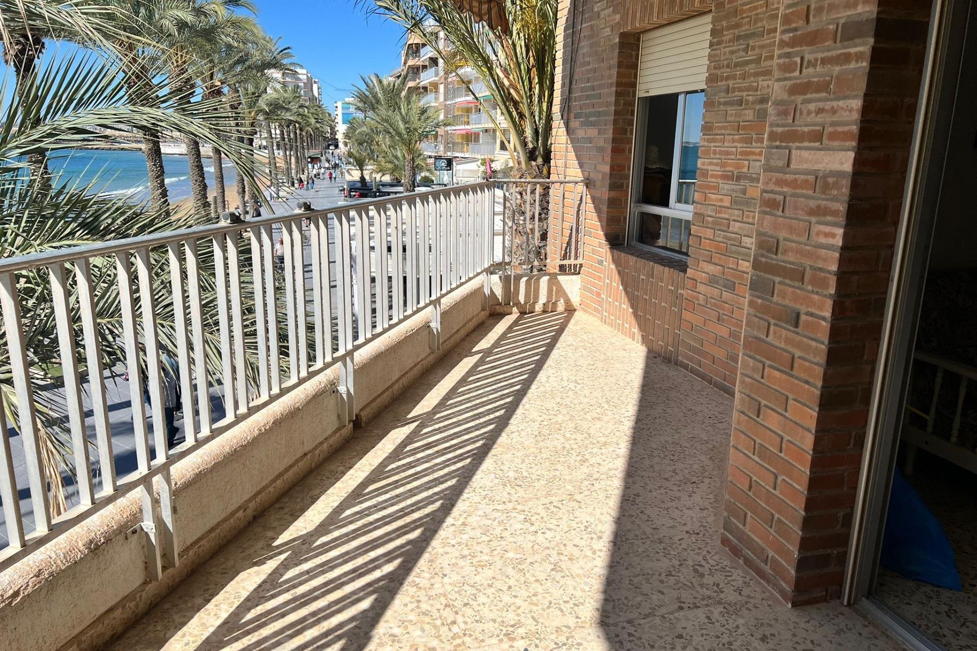 Revente - Appartement -
Torrevieja - Playa del Cura