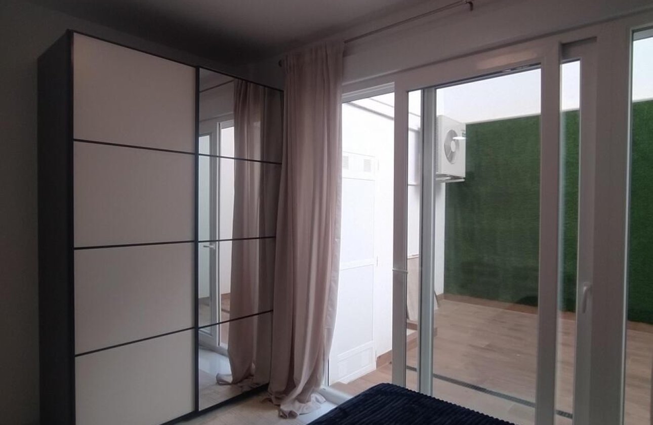 Revente - Appartement -
Torrevieja - Playa del Cura