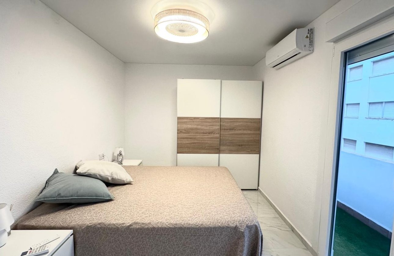 Revente - Appartement -
Torrevieja - Playa del Cura