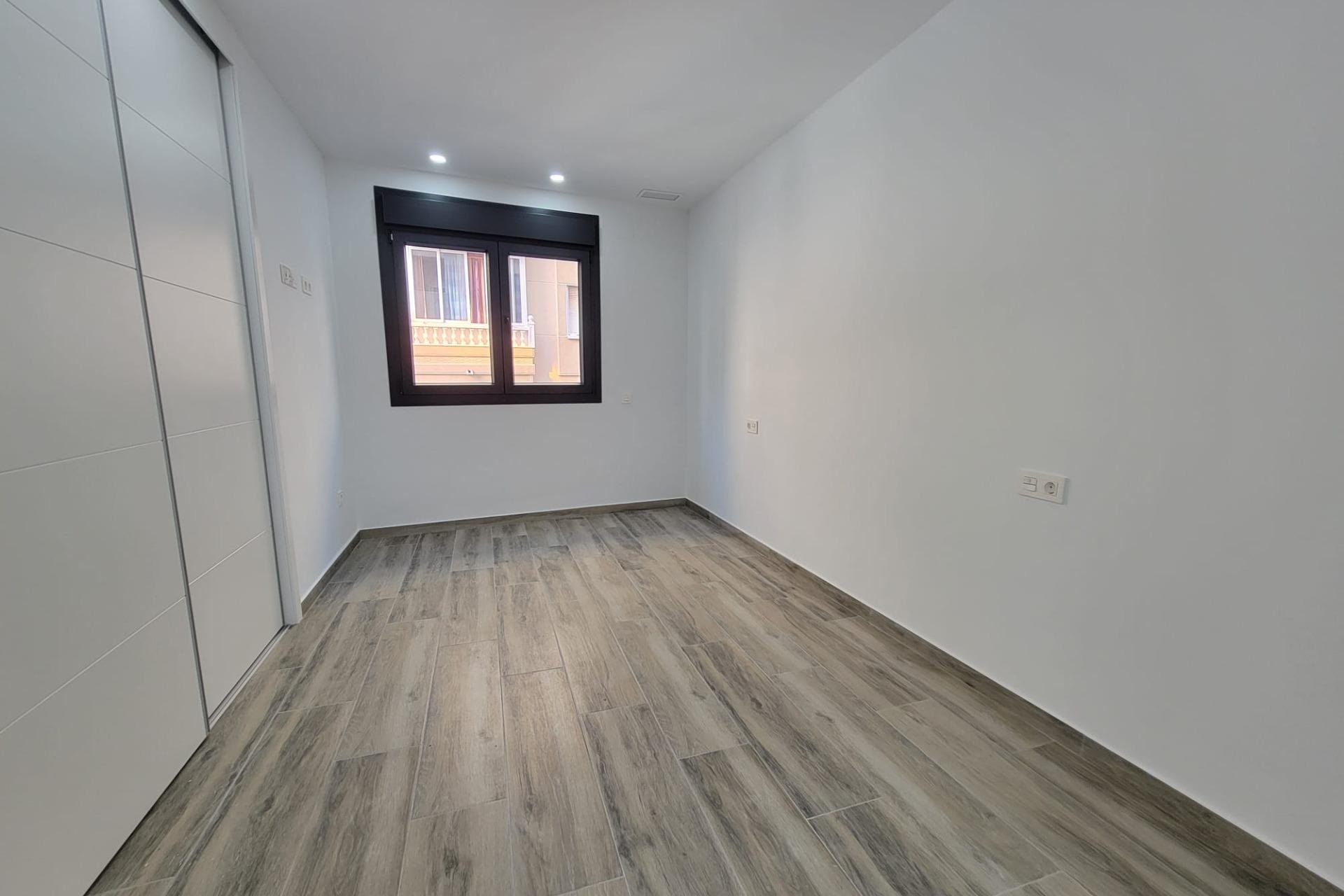 Revente - Appartement -
Torrevieja - Playa del Cura