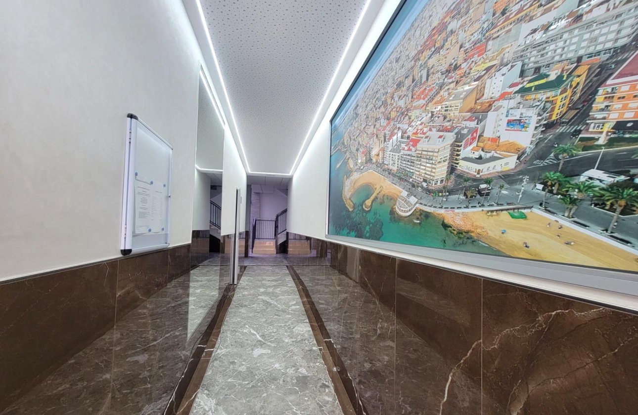 Revente - Appartement -
Torrevieja - Playa del Cura