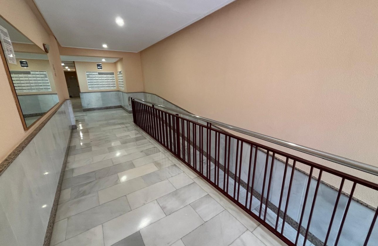 Revente - Appartement -
Torrevieja - Playa del Cura