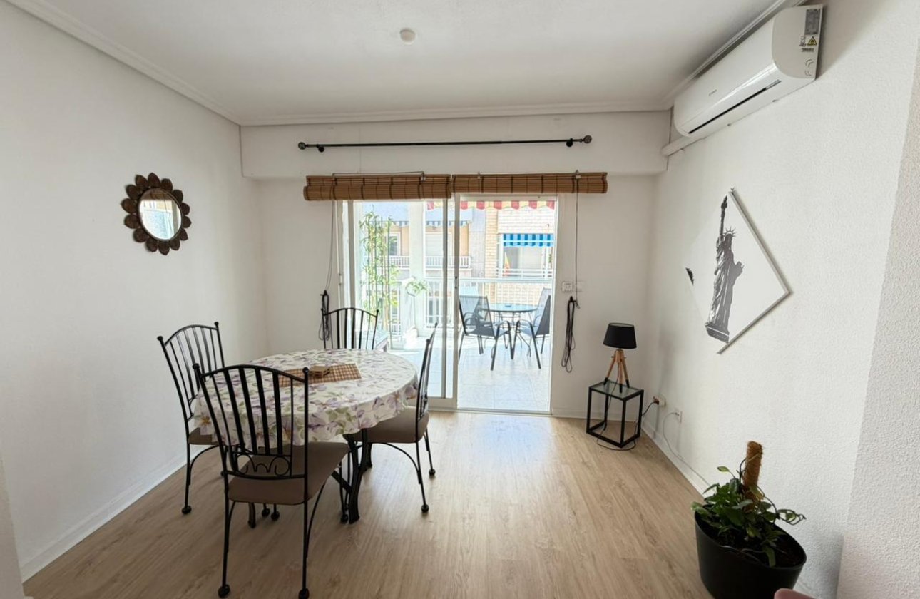 Revente - Appartement -
Torrevieja - Playa del Cura