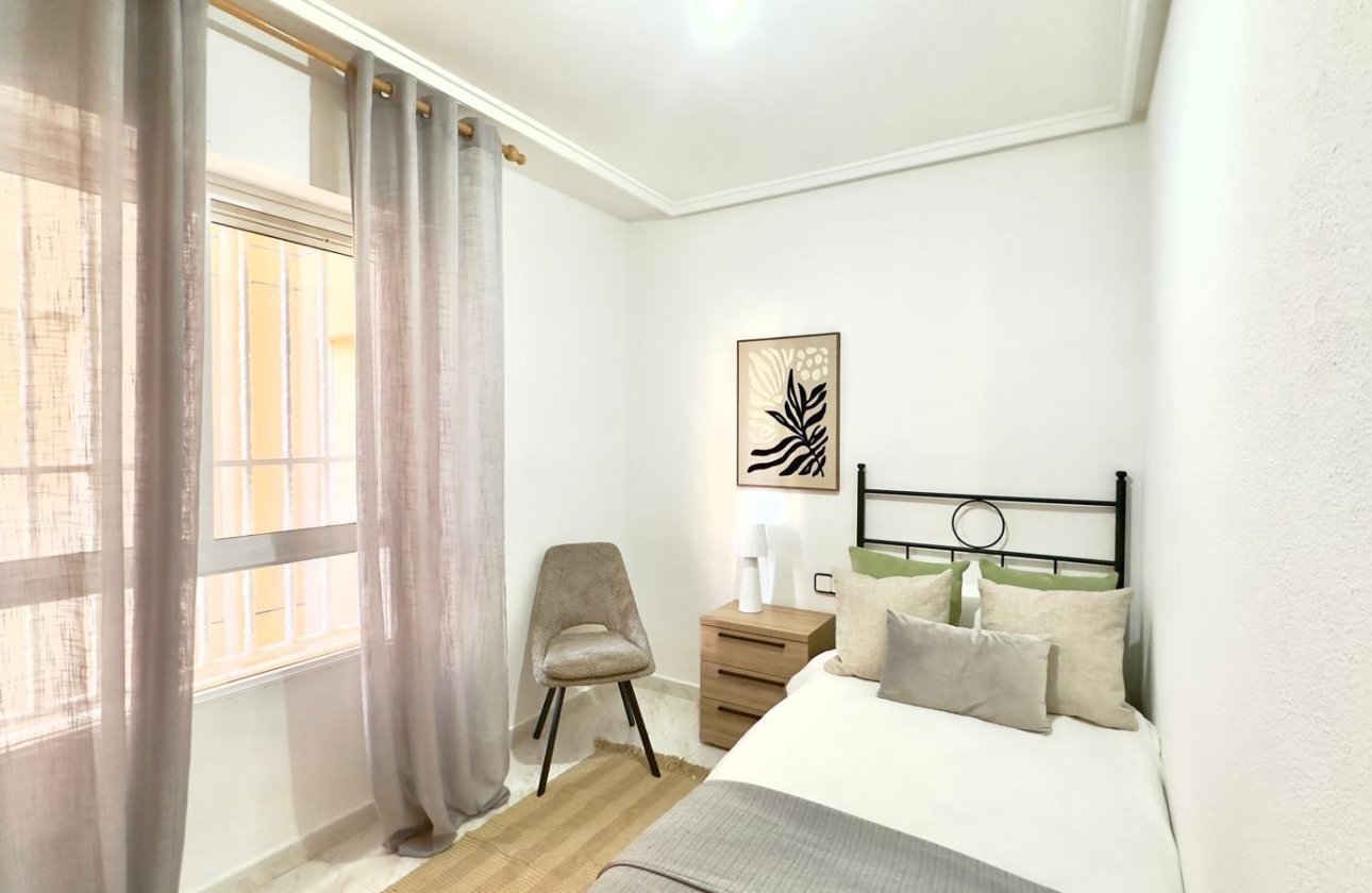 Revente - Appartement -
Torrevieja - Playa del Cura