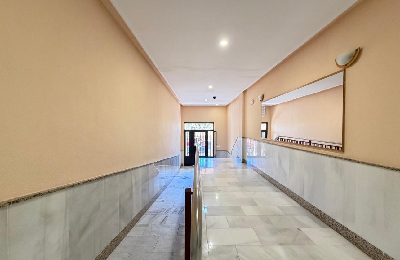 Revente - Appartement -
Torrevieja - Playa del Cura