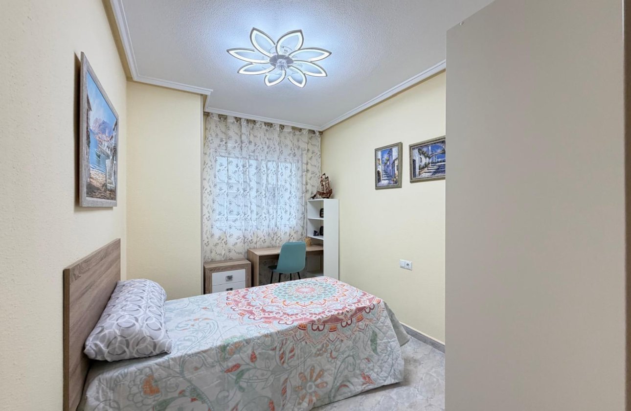 Revente - Appartement -
Torrevieja - Playa del Cura