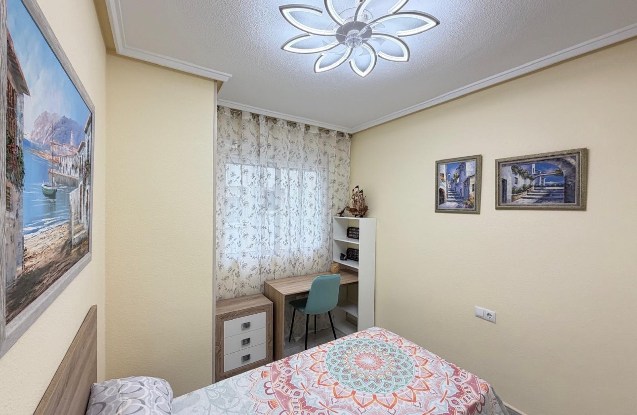 Revente - Appartement -
Torrevieja - Playa del Cura