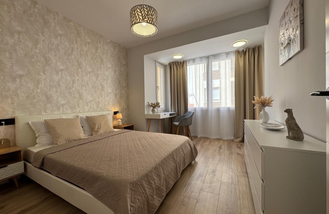 Revente - Appartement -
Torrevieja - Playa del Cura